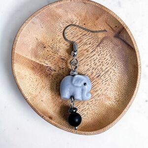 Hand Crafted Elephant Earrings - Onyx Hypoallergenic Dangle